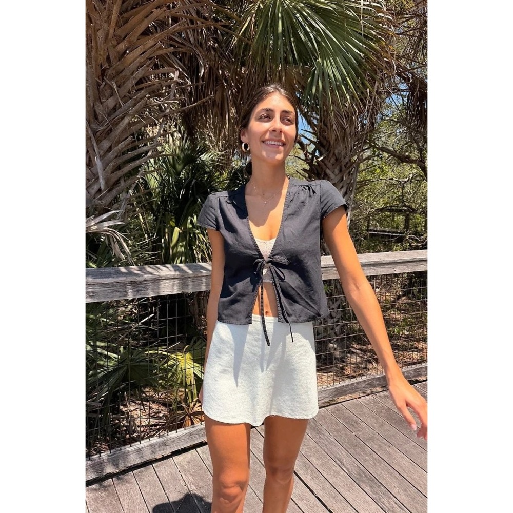 Brandy Melville Black Tie Front Cropped Cap Sleeve Top W761-1229 Made in Italy